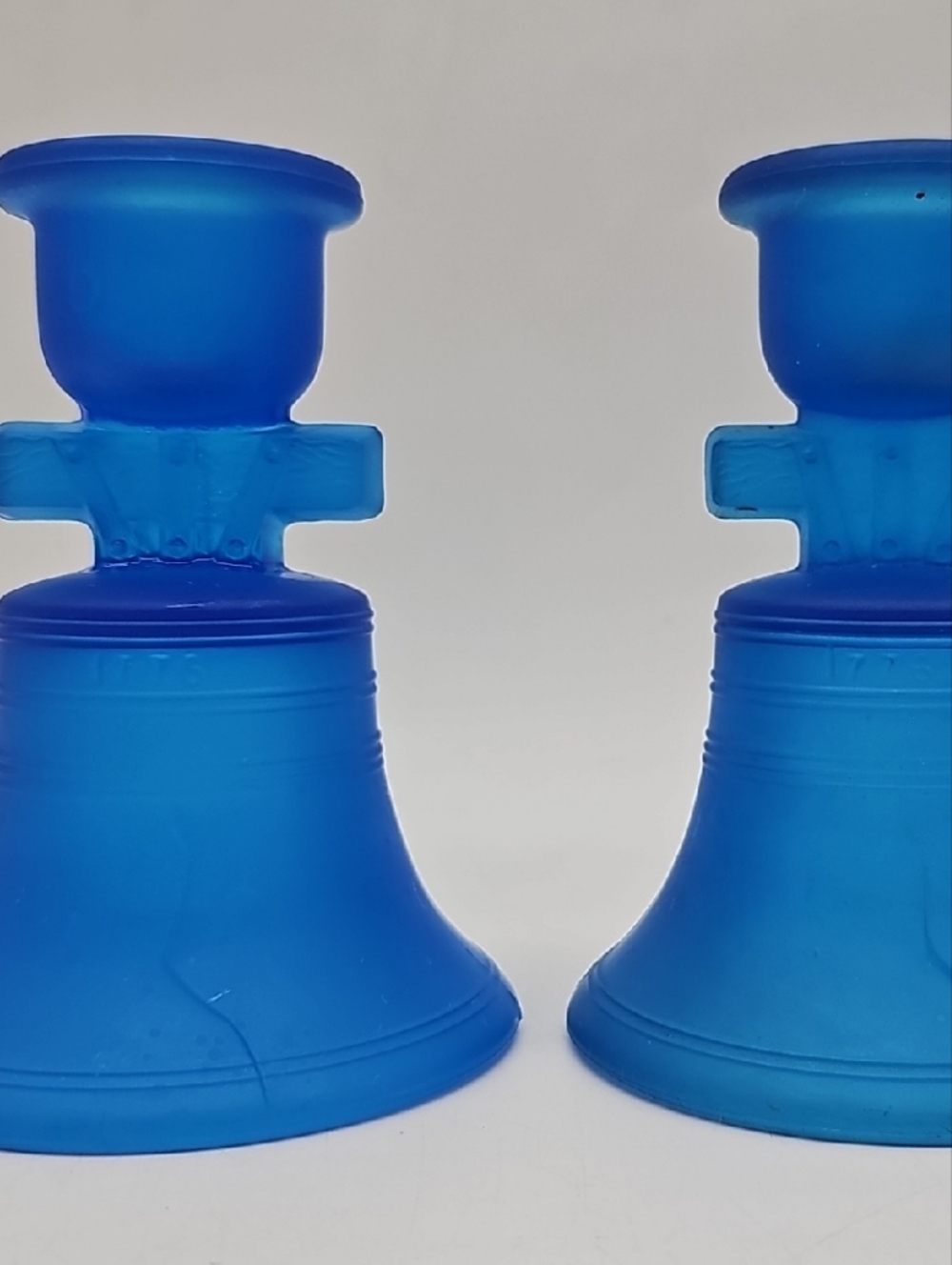 Vintage Bright Vibrant Cobalt Blue Glass Candlesticks Pair Set Liberty Bell 1776